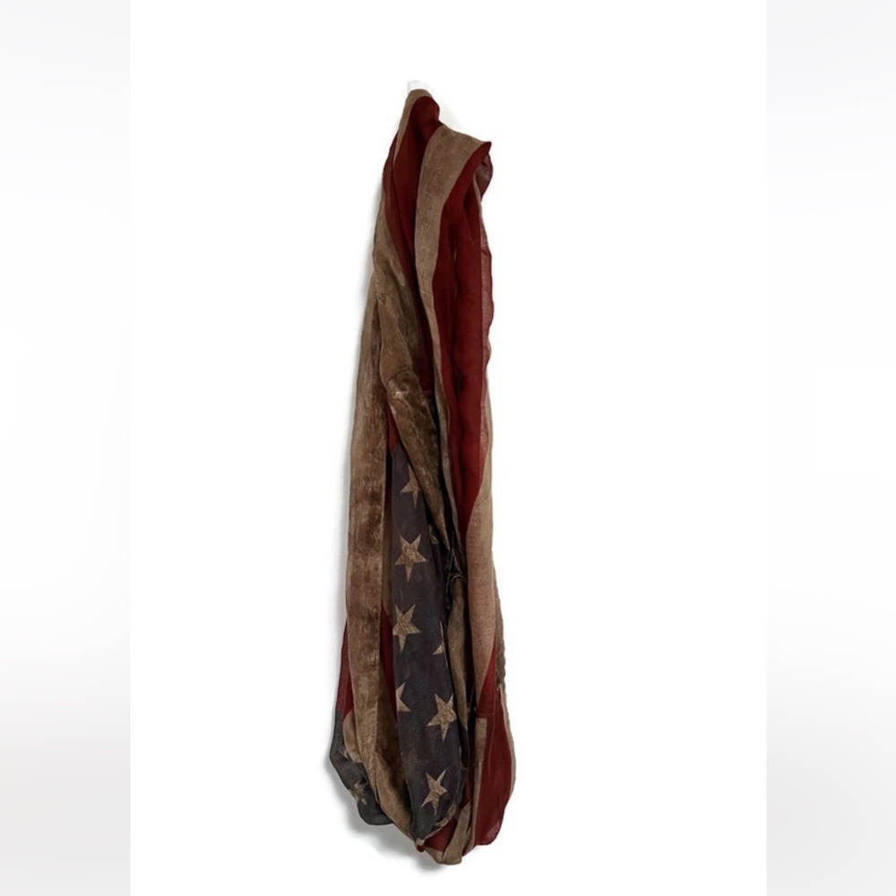 USA themed eternity scarf. One size, light weight, patriotic theme.